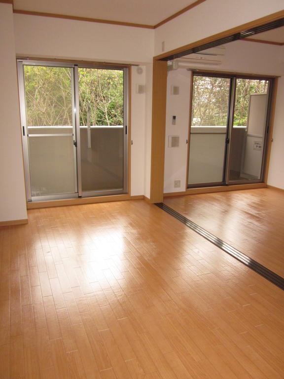 居室・リビング　同タイプ室内