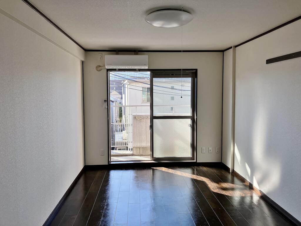 居室・リビング　洋室８．２帖 バルコニー前面棟無し