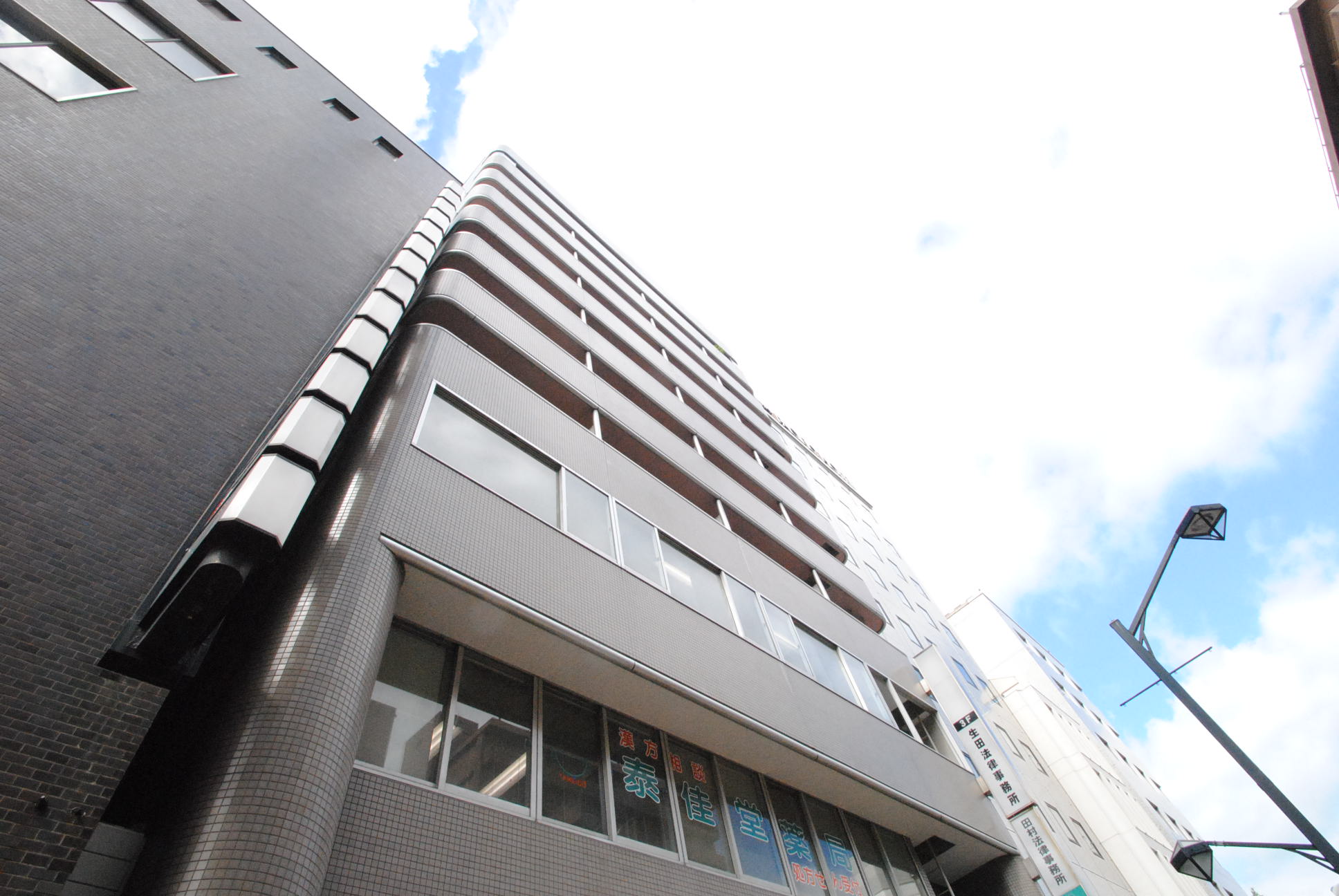 建物外観　八丁堀のど真ん中です！！