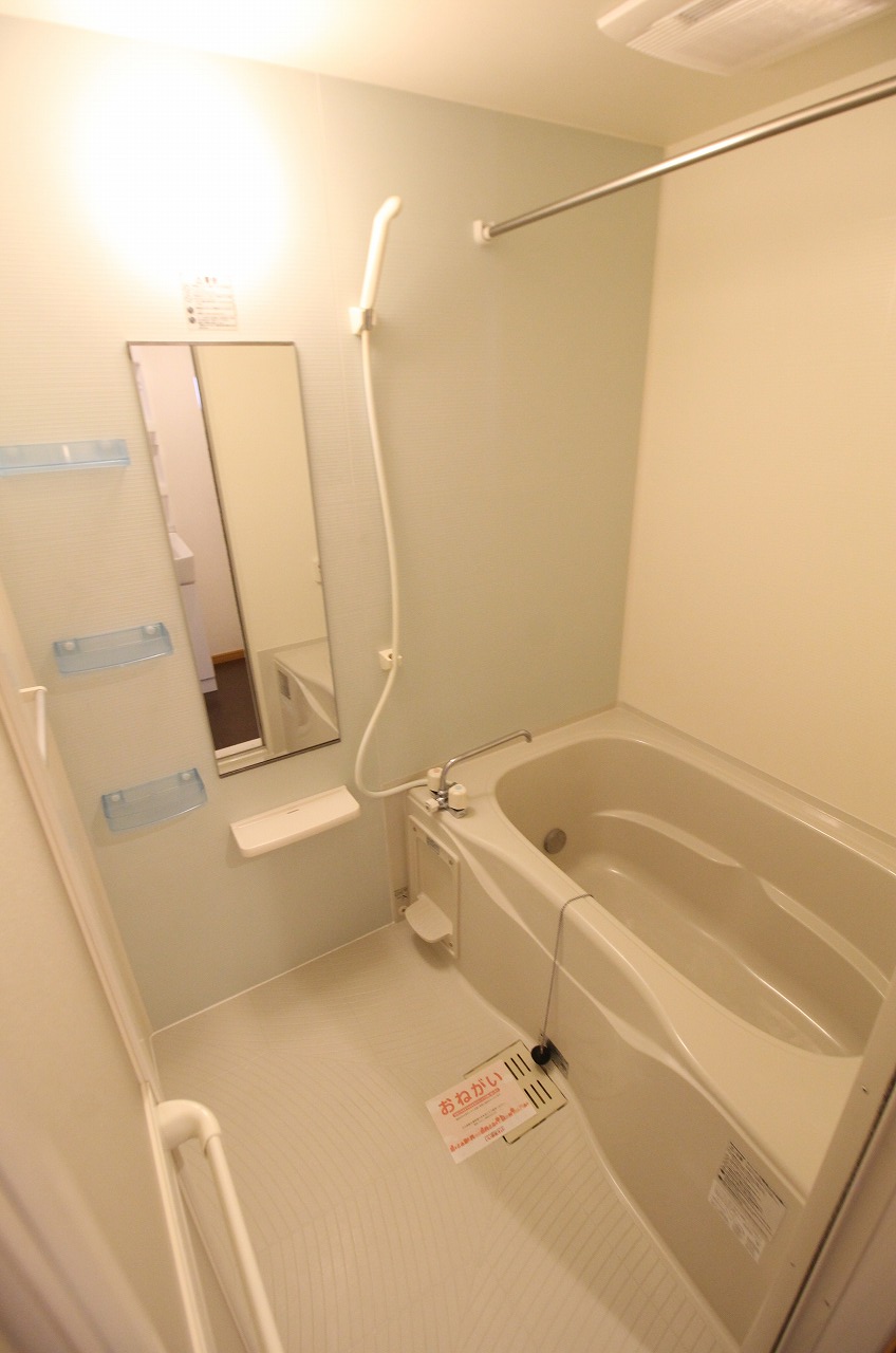 バス・シャワールーム　別の部屋の写真です