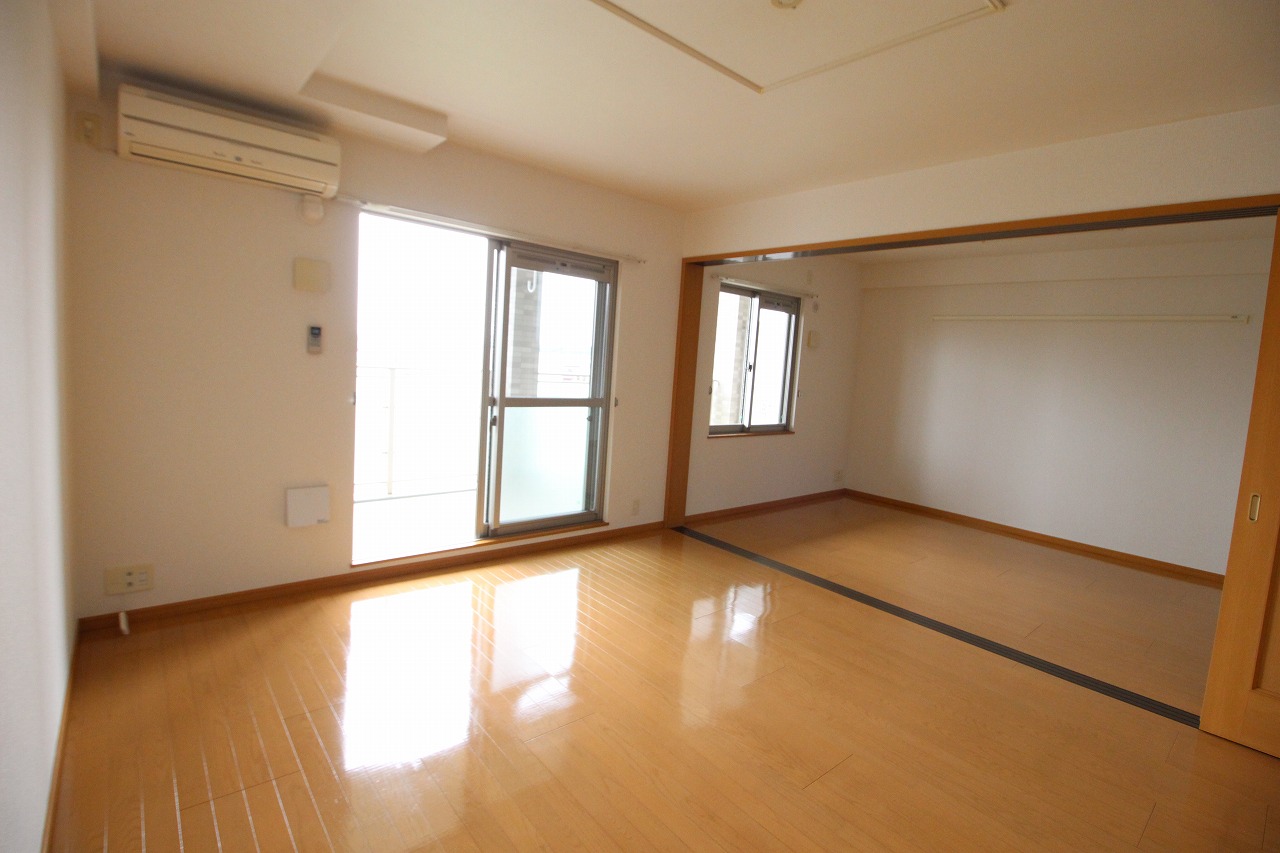 居室・リビング　別の部屋の写真です