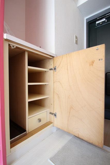 収納　同物件別号室の写真です。