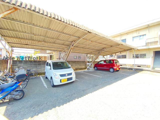 駐車場　駐車場