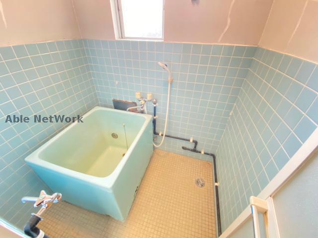 バス・シャワールーム　※修繕前