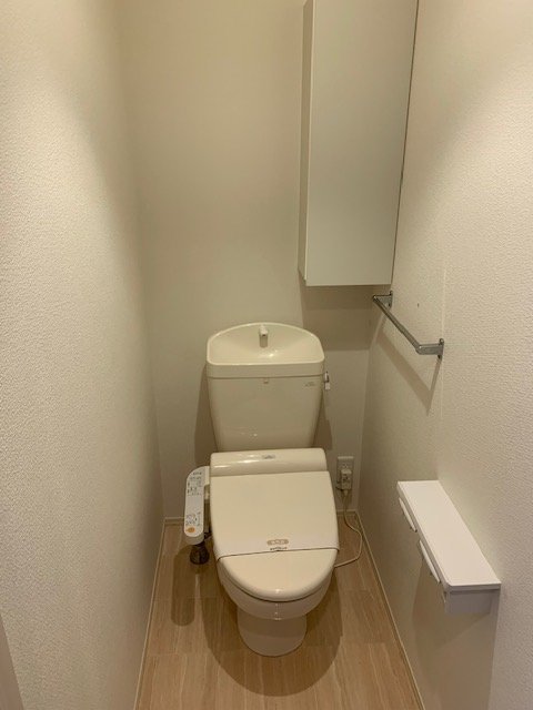 トイレ　温水洗浄便座付トイレ