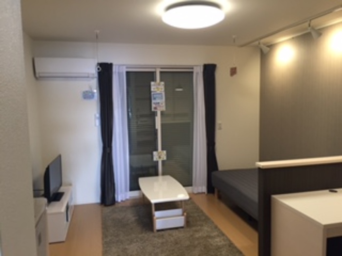 居室・リビング　南向きの明るいお部屋　家具家電撤去の可能性あり(応相談)