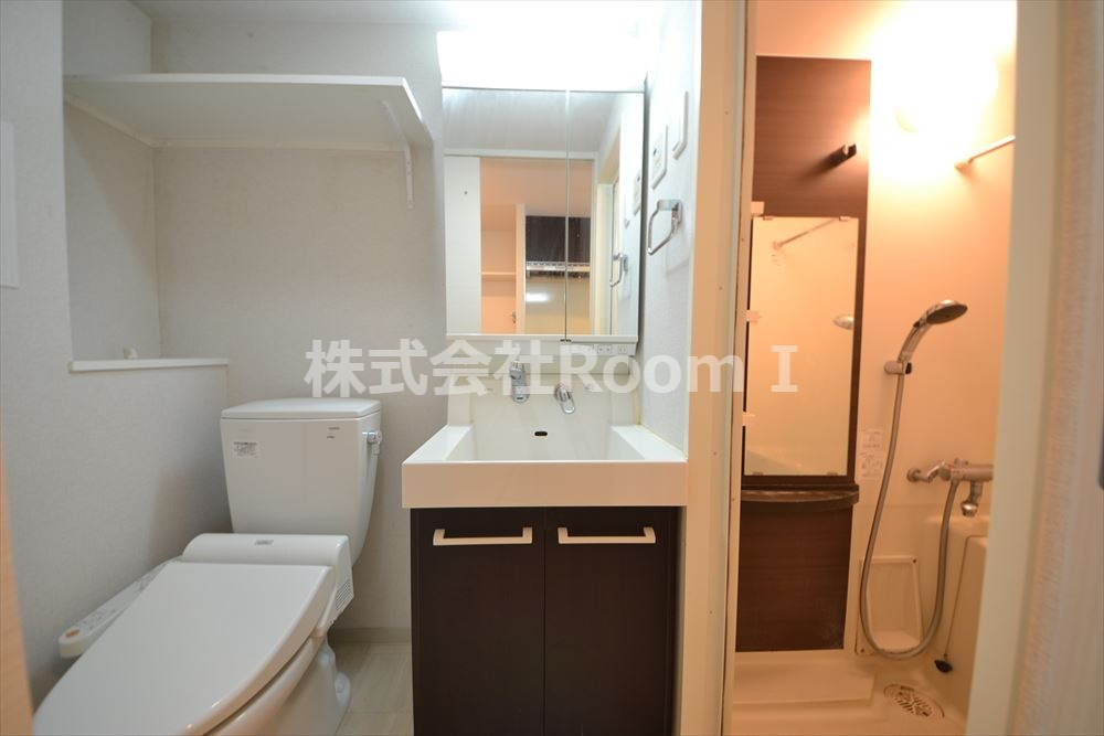 洗面設備　広い洗面スペース