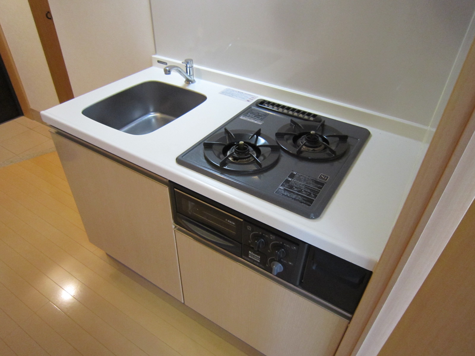 キッチン　お料理もしやすい二口コンロ付きシステムキッチン♪