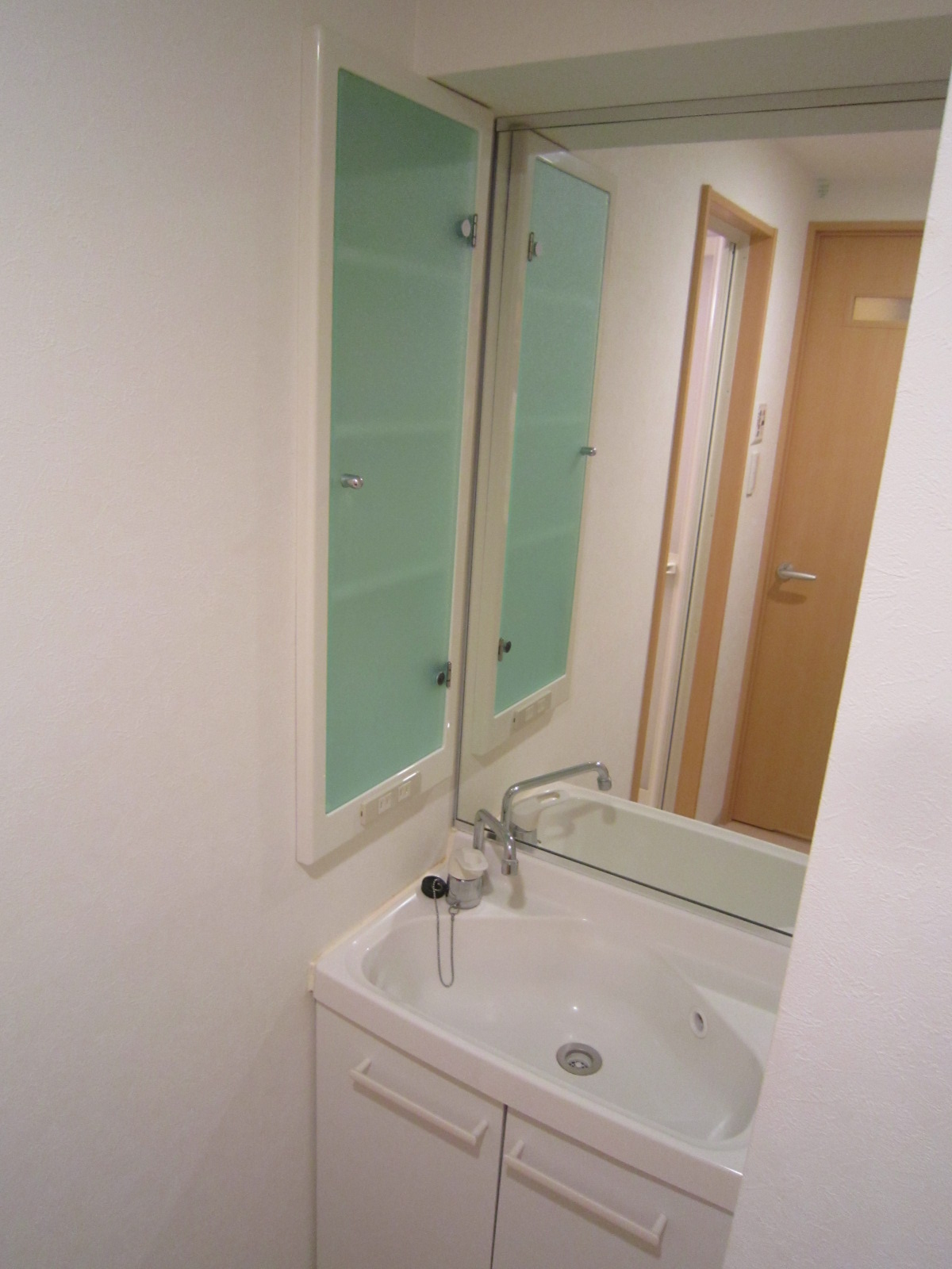 洗面設備　女性に人気の独立洗面台♪