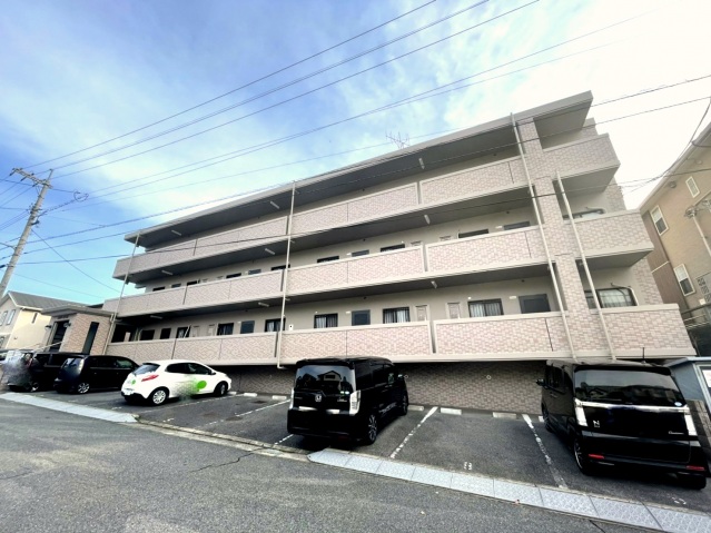 東広島市三永のマンションの建物外観