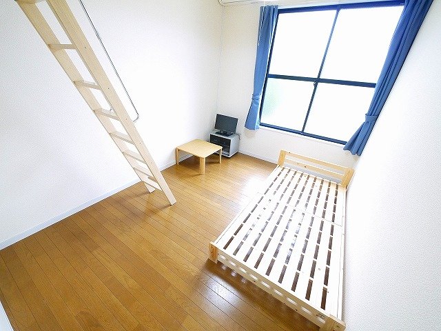 その他部屋・スペース　明るい洋室です。