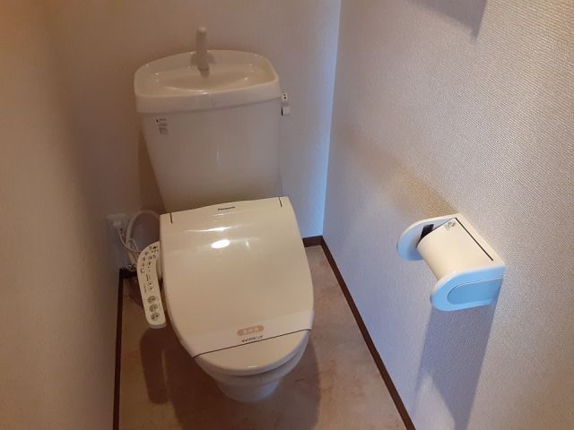 【横浜市泉区白百合のアパートのトイレ】