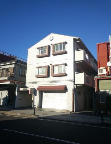 平塚市代官町のマンションの建物外観