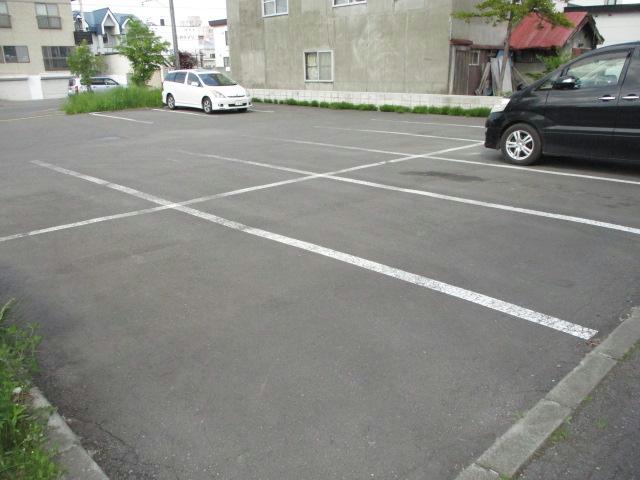 駐車場　駐車場