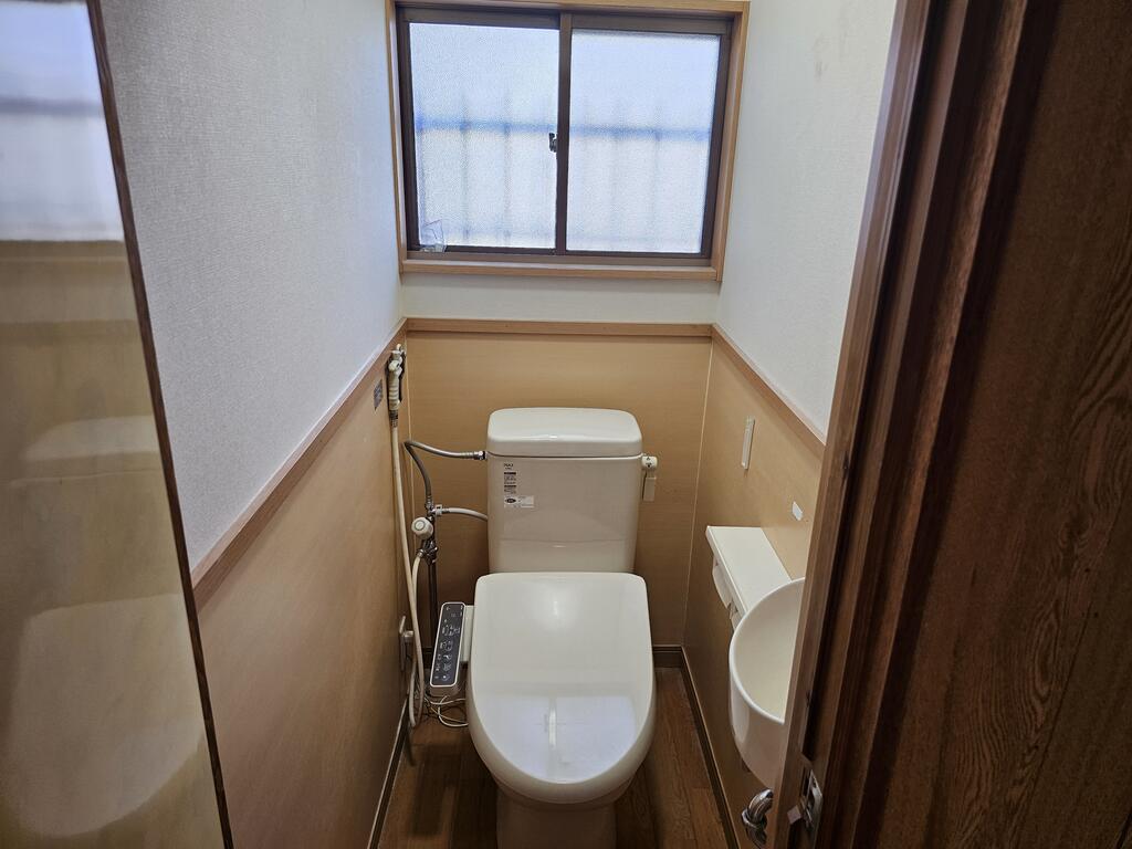 西鉄天神大牟田線 蒲池駅 徒歩80分 2階建 築48年のトイレ写真