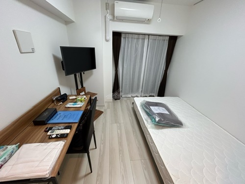 居室・リビング　ベッド、机椅子、テレビ等リブマックス仕様の家具家電付き