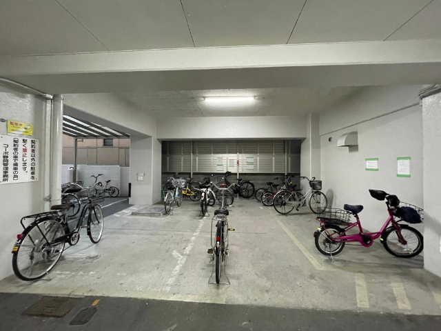 【コーポ静岡の駐車場】