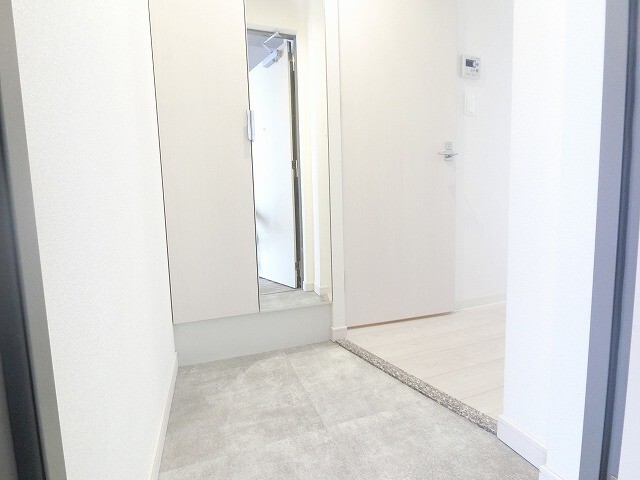 玄関　室内は現状を優先します