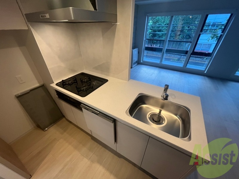 キッチン　３口システムキッチンなので、すぐお料理に使えます！