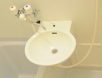 洗面設備　備品や設置仕様は号室等により異なります。現地をご確認下さい。