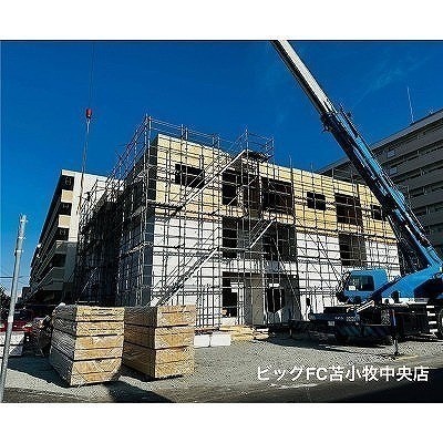 【大成町新築アパートの建物外観】