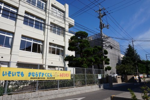 【広島市安佐南区川内のアパートの小学校】