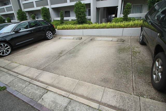 【アリソ東船橋の駐車場】