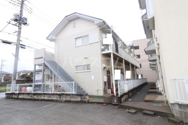 野田市清水のアパートの建物外観