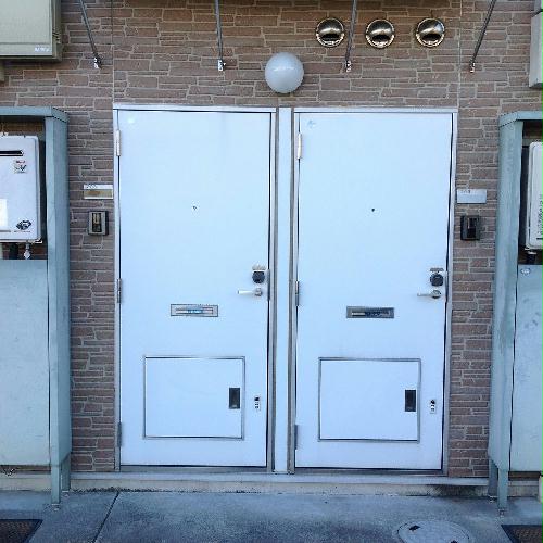 玄関　宅配ボックスがついてます！