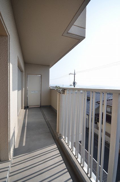 バルコニー　同物件、別号室の写真です