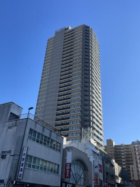 国分寺市本町のマンションの建物外観