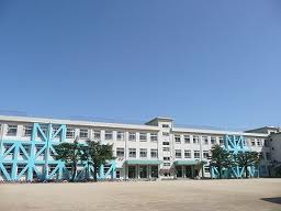 小学校　高尾小学校（小学校）まで120m