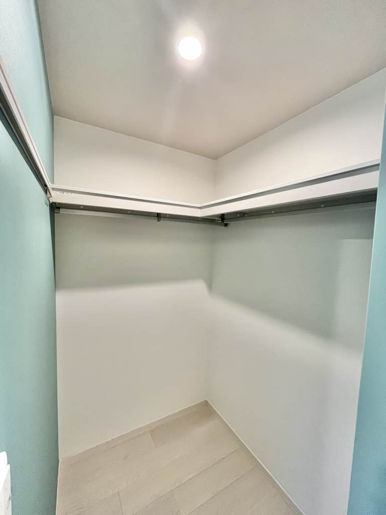 収納　ウォークインクローゼット
