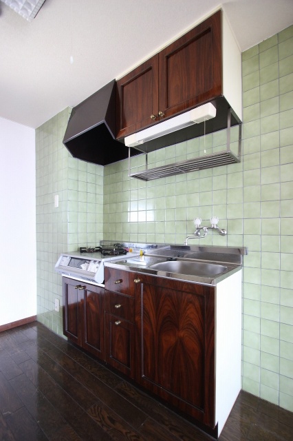 キッチン　写真は別号室のものです。