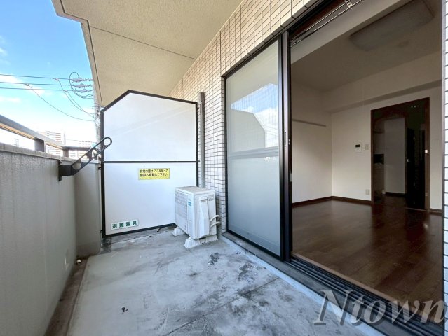バルコニー　外からの目が気にならないバルコニーで洗濯物が干せます
