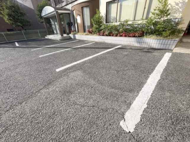 駐車場　駐車場