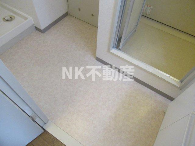 洗面設備　脱衣スペースもあります