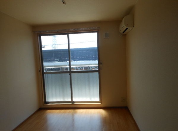 その他部屋・スペース　２階入り口からみたお部屋