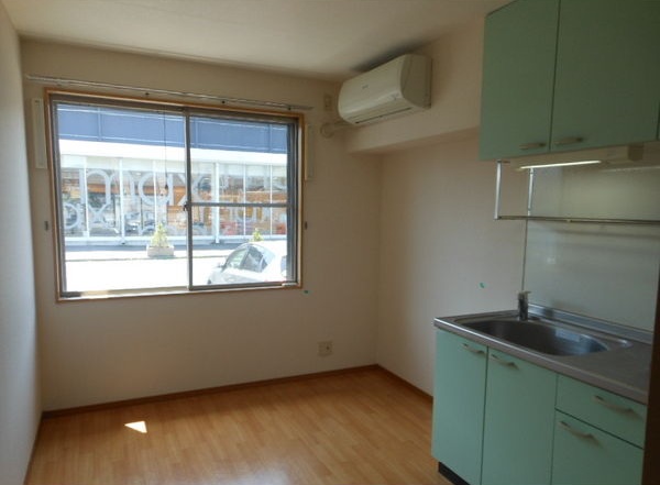 居室・リビング　リビングでゆっくりご飯食べようね