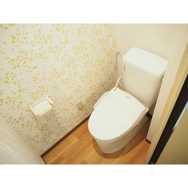 トイレ　ウォシュレット付き