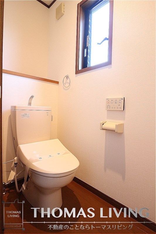 トイレ　ウォシュレット完備。