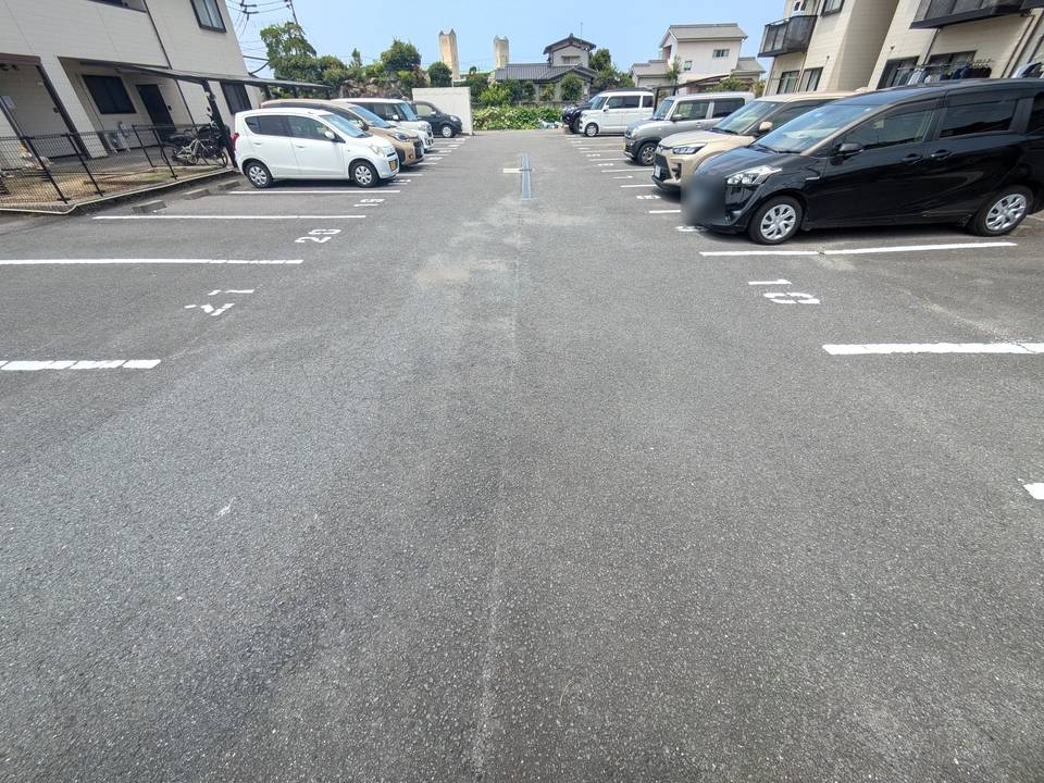 駐車場　駐車場