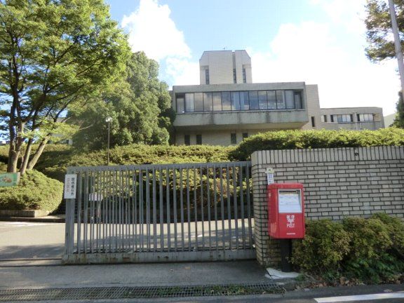 図書館　京都市立芸術大学附属図書館（図書館）まで1m