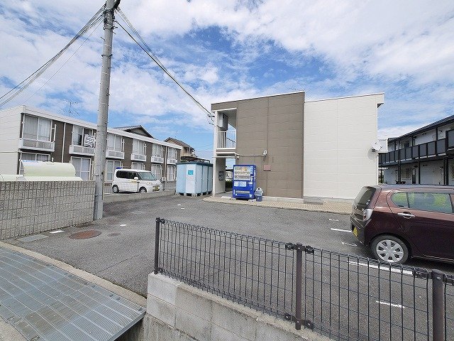 駐車場　駐車場に車を止められます