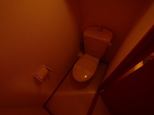 トイレ　落ち着いたトイレです