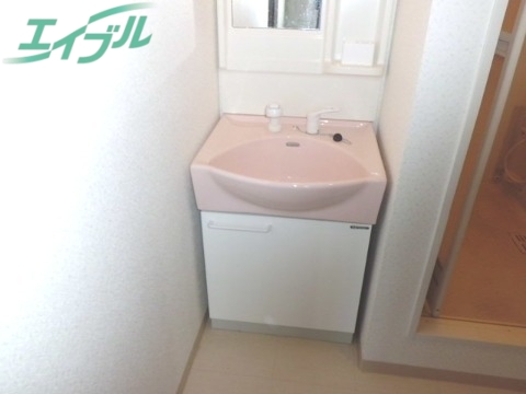 洗面設備　別部屋同タイプ