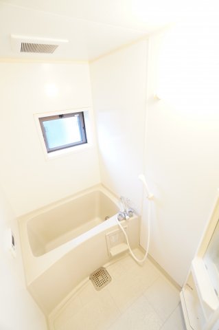 バス・シャワールーム　※同物件・反転タイプの写真です。