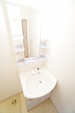 洗面設備　※同物件・反転タイプの写真です。