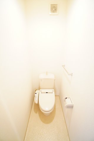 トイレ　※同物件・反転タイプの写真です。