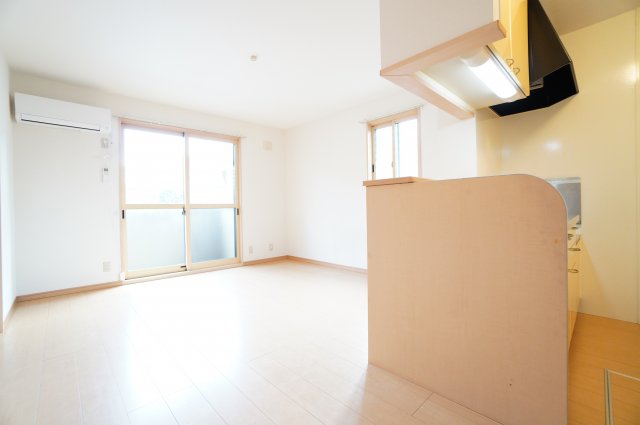 居室・リビング　※同物件・反転タイプの写真です。